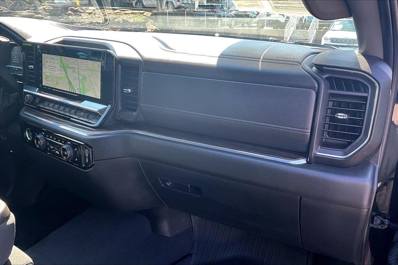 Used 2024 Chevrolet Silverado 1500 LT AWD/4WD image 15