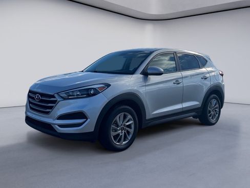Used 2017 Hyundai Tucson SE image 1