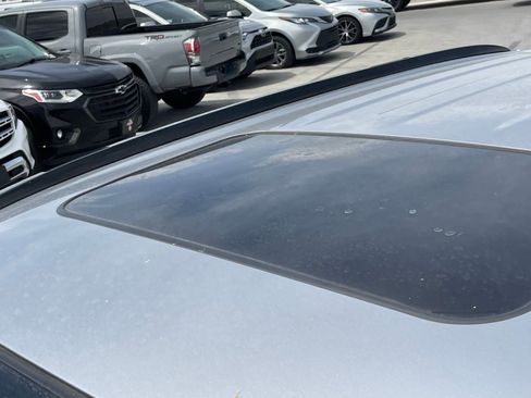 Used 2023 Toyota RAV4 XLE Premium image 6