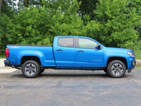 Certified 2021 Chevrolet Colorado Z71 w/ Safety Package AWD/4WD image 2