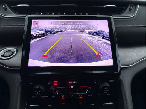 Used 2023 Jeep Grand Cherokee Limited image 23