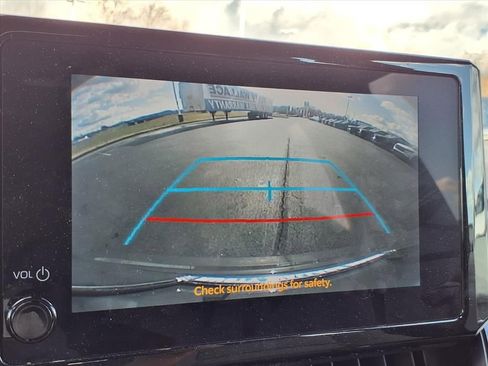 Used 2023 Toyota Corolla SE image 18