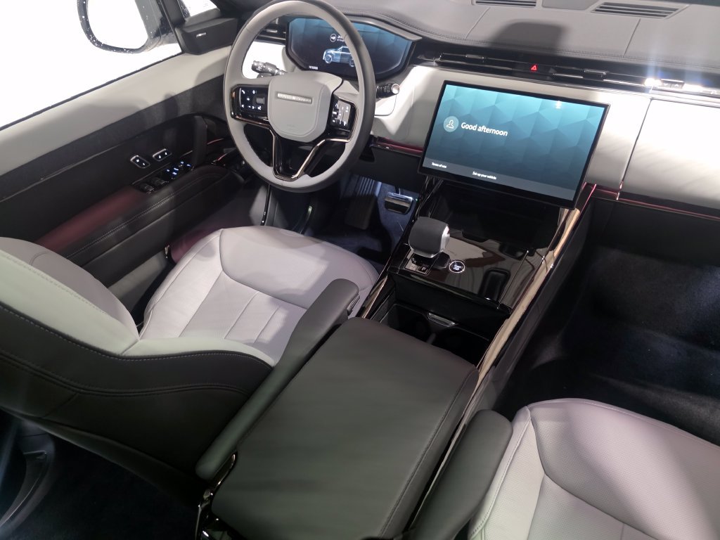 New 2027 Land Rover Range Rover Sport Battersea AWD/4WD image 15