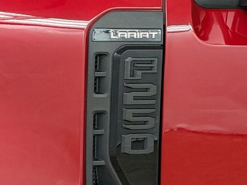 Used 2023 Ford F250 Lariat w/ Black Appearance Package image 11