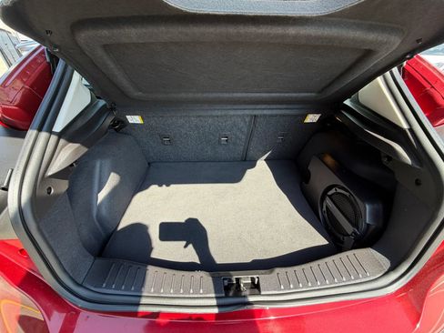 Used 2017 Ford Focus SEL w/ Cold Weather Package FWD image 17
