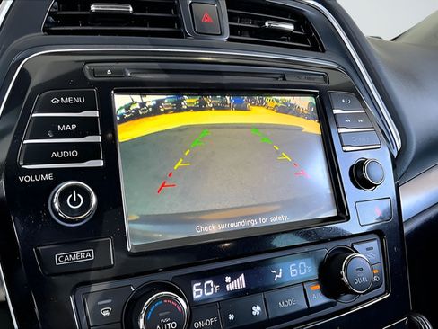 Used 2016 Nissan Maxima SR FWD image 13
