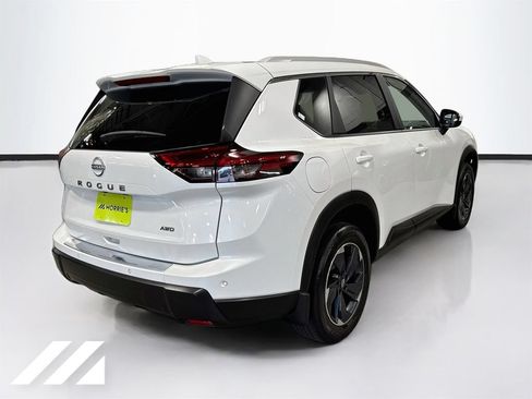 Used 2025 Nissan Rogue SV w/ SV Premium Package AWD/4WD image 5