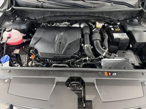 Certified 2025 Hyundai Santa Cruz Limited image 11