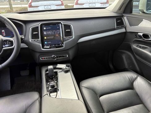 Used 2023 Volvo XC90 B5 Core w/ Protection Package Premier image 32