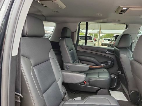 Used 2018 Chevrolet Suburban Premier AWD/4WD image 17