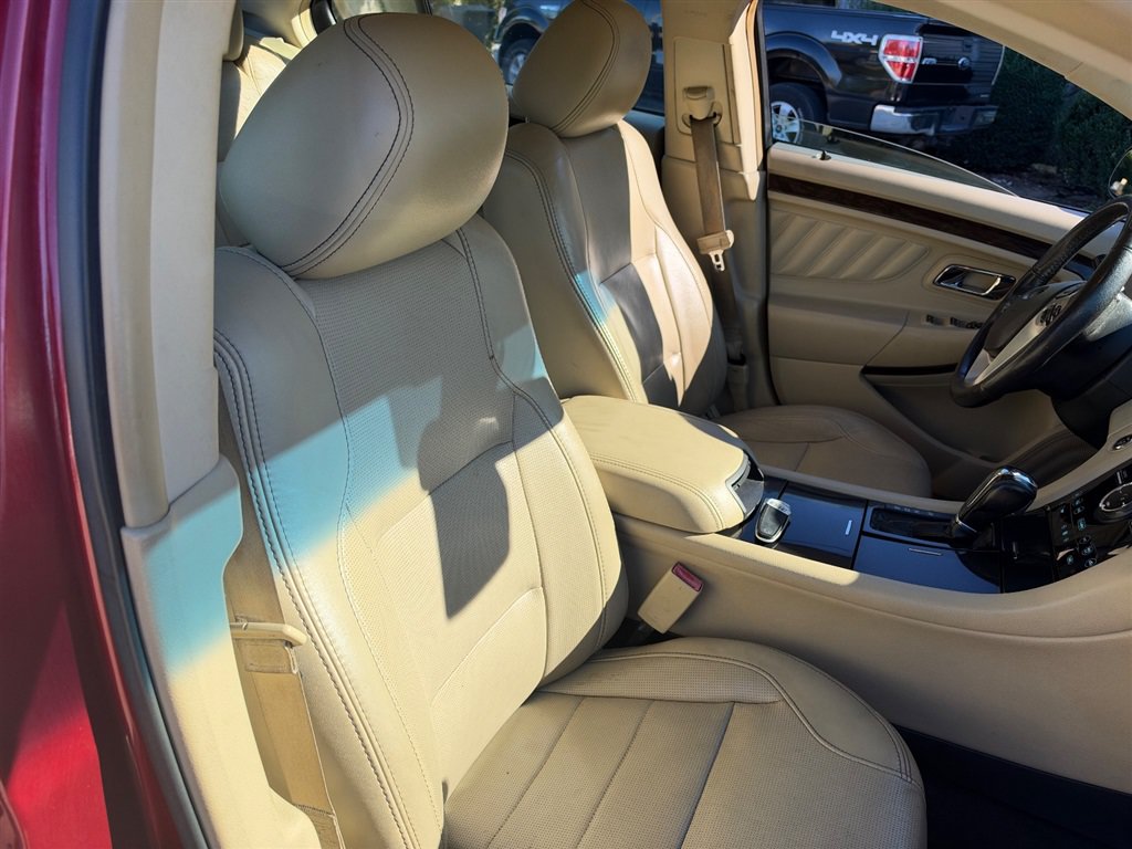 Used 2017 Ford Taurus Limited FWD image 9