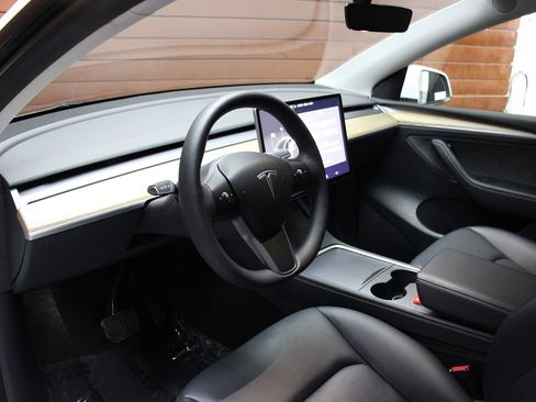 Used 2023 Tesla Model Y Long Range image 12