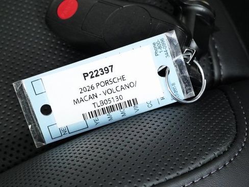 Used 2026 Porsche Macan AWD/4WD image 39