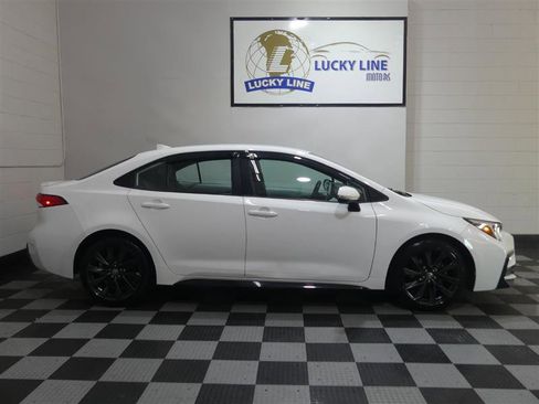 Used 2023 Toyota Corolla SE FWD image 6