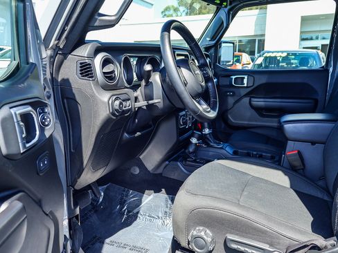 Used 2021 Jeep Wrangler Unlimited Sport AWD/4WD image 2