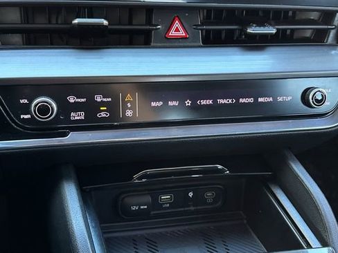 Used 2023 Kia Sportage EX image 19