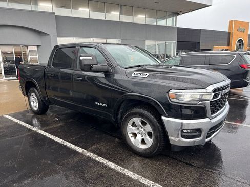Used 2025 RAM 1500 Big Horn AWD/4WD image 3