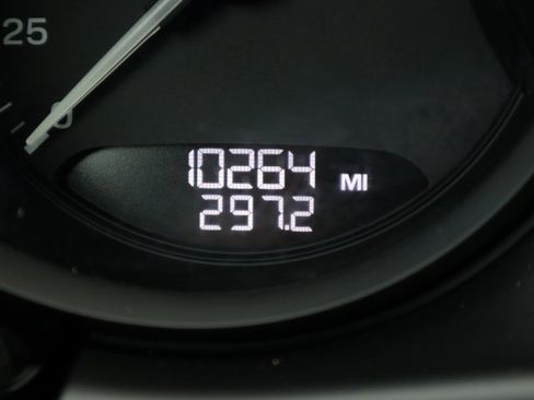 Certified 2024 Porsche Macan image 15