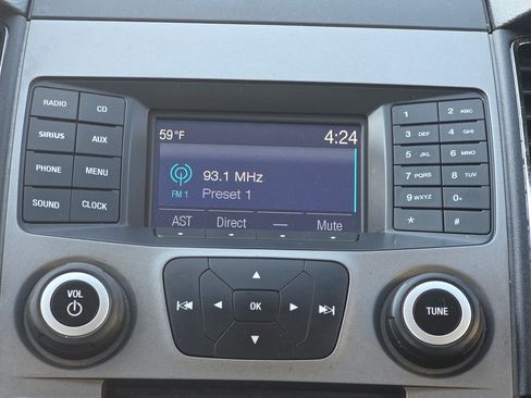 Used 2016 Ford Taurus SE image 14