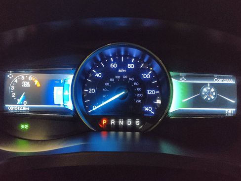 Used 2018 Ford Explorer XLT w/ Equipment Group 202A FWD image 23