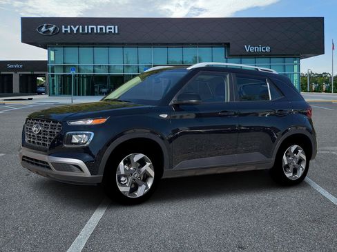 New 2026 Hyundai Venue SEL FWD image 2