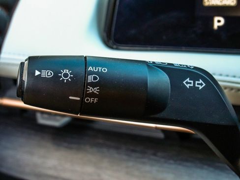 Used 2023 Nissan Ariya AWD image 27