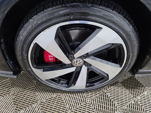 Used 2019 Volkswagen GTI Autobahn image 10