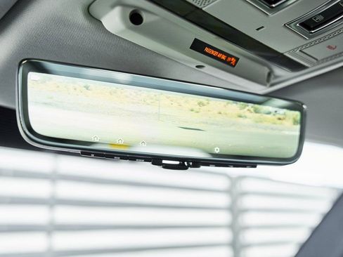 Used 2024 Land Rover Defender 110 SE image 88