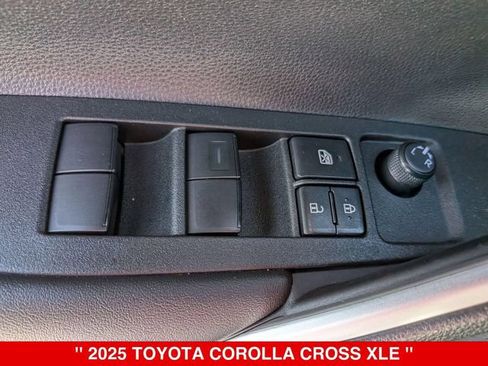 Used 2025 Toyota Corolla Cross XLE w/ Convenience Package AWD/4WD image 13