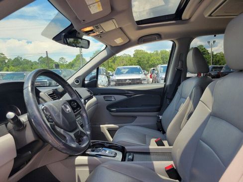 Used 2019 Honda Pilot Touring image 8