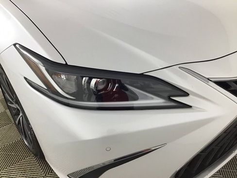 Used 2023 Lexus ES 300h w/ Premium Package image 24