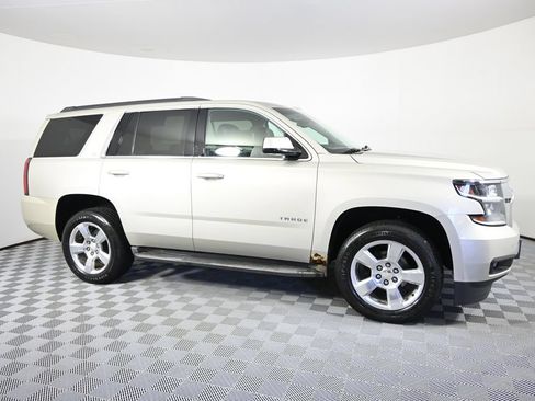 Used 2015 Chevrolet Tahoe LT w/ Luxury Package AWD/4WD image 8