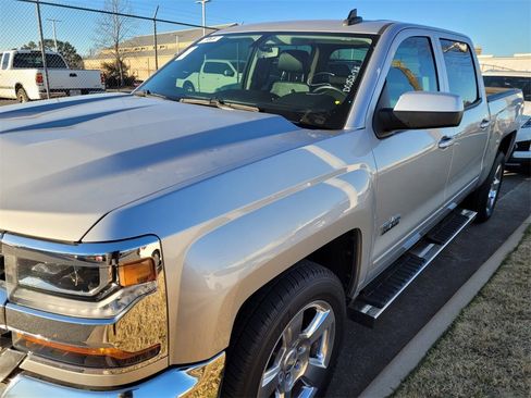 Used 2017 Chevrolet Silverado 1500 LT w/ Texas Edition image 9