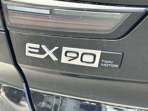 New 2025 Volvo EX90 Ultra w/ Protection Package Premier image 23