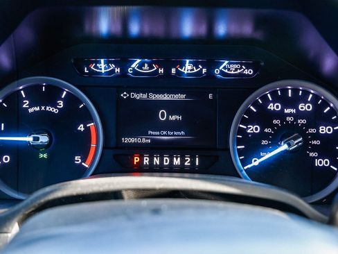 Used 2019 Ford F250 XLT w/ XLT Premium Package image 6