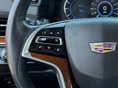 Used 2019 Cadillac Escalade ESV Premium Luxury AWD/4WD image 49