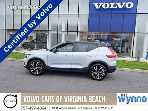 Used 2022 Volvo XC40 T5 R-Design w/ Advanced Package image 1