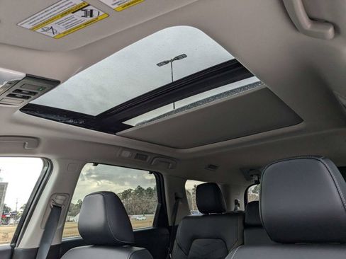 New 2025 Nissan Pathfinder Platinum image 24