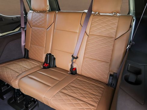 Used 2023 Cadillac Escalade Premium Luxury w/ Performance Package RWD image 25