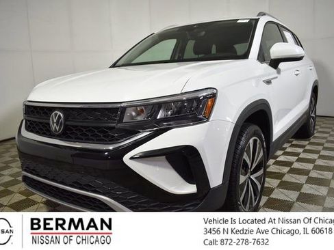 Used 2024 Volkswagen Taos SE image 1