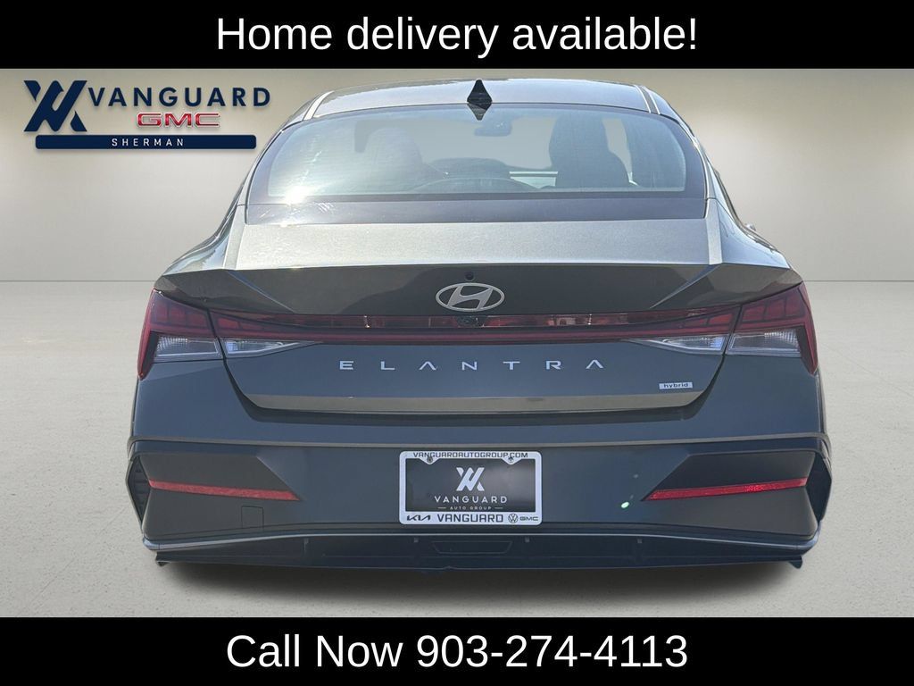 Used 2025 Hyundai Elantra Limited FWD image 6