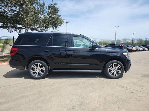 Used 2024 Ford Expedition Limited image 2