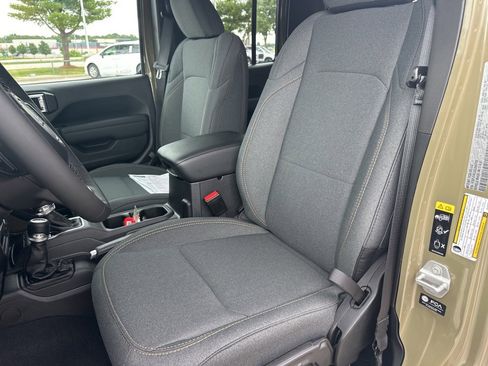 New 2025 Jeep Gladiator Sport image 60