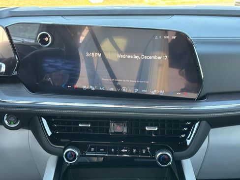 New 2026 Chevrolet Suburban Premier image 9