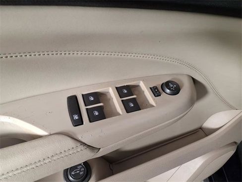 Used 2010 Cadillac SRX Luxury image 14