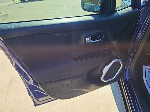 Used 2018 Jeep Renegade Sport w/ Power & Air Group image 13