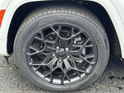 Certified 2023 Jeep Grand Cherokee L Summit w/ High Altitude Package AWD/4WD image 9