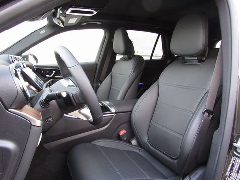 New 2026 Mercedes-Benz GLC 300 4MATIC image 10