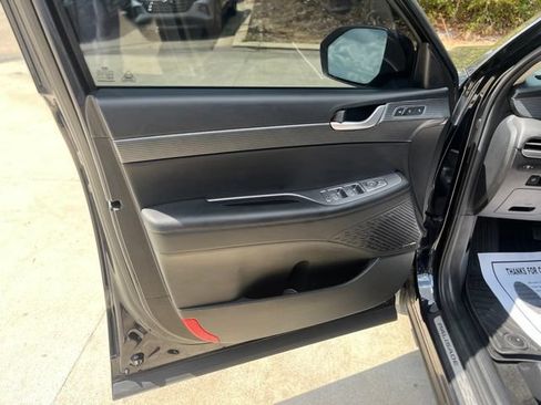 Used 2024 Hyundai Palisade Limited FWD image 11
