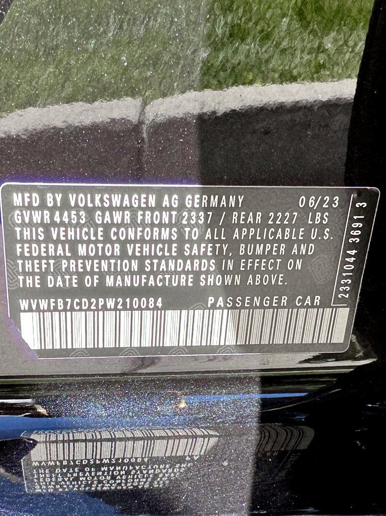 Used 2023 Volkswagen Golf R AWD/4WD image 40